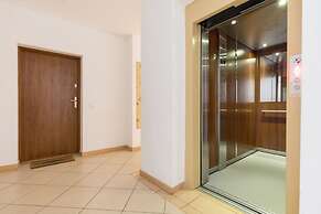 Apartments 11 Listopada by Renters