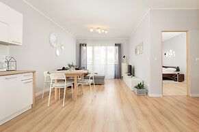 Apartments Chelmonskiego by Renters
