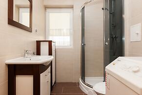 Apartments Chelmonskiego by Renters