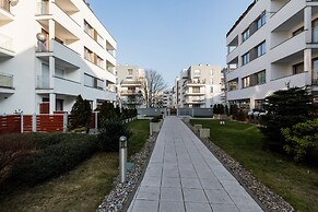 Apartments Chelmonskiego by Renters