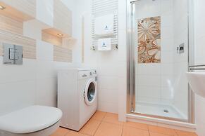 Apartments Chelmonskiego by Renters