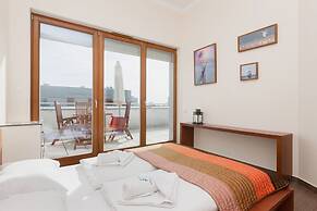 Apartments Chelmonskiego by Renters