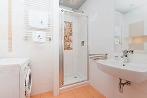 Apartments Chelmonskiego by Renters