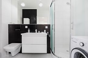 Black&white Apartments by Renters