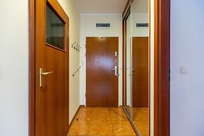 Black&white Apartments by Renters