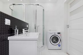 Black&white Apartments by Renters