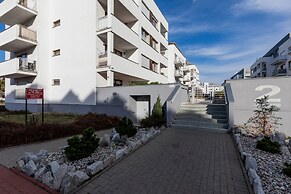 Black&white Apartments by Renters