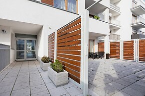 Black&white Apartments by Renters