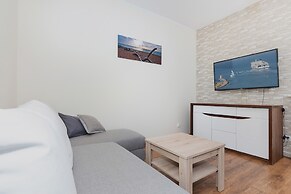 Black&white Apartments by Renters