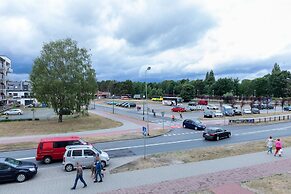 Black&white Apartments by Renters
