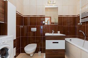 Black&white Apartments by Renters