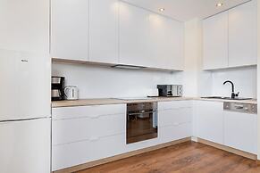 Black&white Apartments by Renters