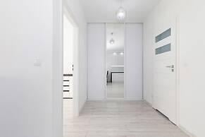 Black&white Apartments by Renters