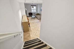 VICTORIA HOUSE by Aeria Apartments