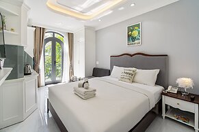 The Royal Homies - Phu My Hung