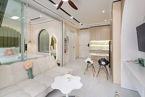 The Royal Homies - Phu My Hung