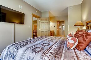 Passage Point 202 2 Bedroom Condo by RedAwning