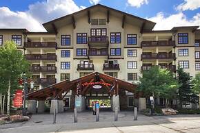 Passage Point 202 2 Bedroom Condo by RedAwning