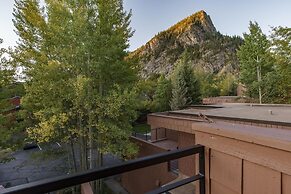 Creek Condos C-1 3 Bedroom Condo by RedAwning