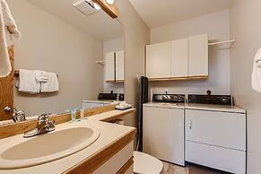 Creek Condos C-1 3 Bedroom Condo by RedAwning