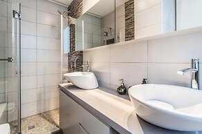 Luxury 3 BR Near the Beach