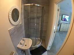 Quayside Properties 4 hotel type rooms