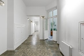 Apartment Poznan Matejki by Renters
