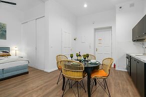 Apartment Poznan Matejki by Renters