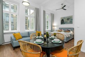 Apartment Poznan Matejki by Renters