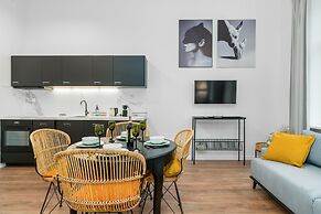 Apartment Poznan Matejki by Renters