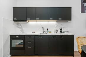 Apartment Poznan Matejki by Renters