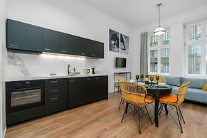 Apartment Poznan Matejki by Renters