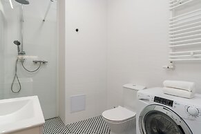 Apartment Poznan Matejki by Renters
