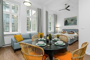 Apartment Poznan Matejki by Renters