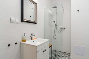 Apartment Poznan Matejki by Renters