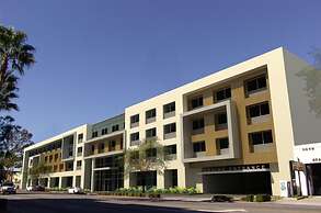 Holiday Inn Express And Suites Glendale Downtown by IHG