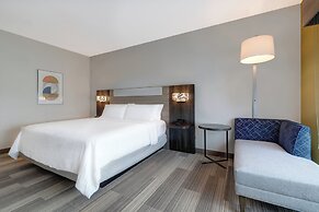 Holiday Inn Express And Suites Glendale Downtown by IHG
