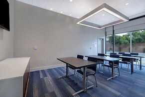 Holiday Inn Express And Suites Glendale Downtown by IHG