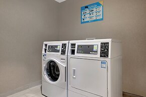 Holiday Inn Express And Suites Glendale Downtown by IHG