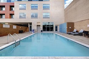 Holiday Inn Express And Suites Glendale Downtown by IHG