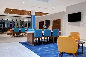 Holiday Inn Express And Suites Glendale Downtown by IHG