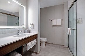 Holiday Inn Express And Suites Glendale Downtown by IHG