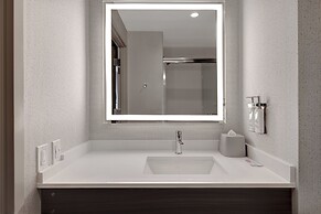 Holiday Inn Express And Suites Glendale Downtown by IHG