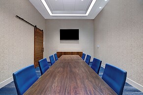 Holiday Inn Express And Suites Glendale Downtown by IHG