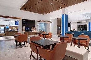 Holiday Inn Express And Suites Glendale Downtown by IHG