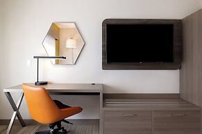 Holiday Inn Express And Suites Glendale Downtown by IHG