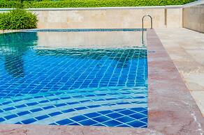 Holiday Inn Express And Suites Glendale Downtown by IHG
