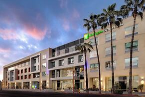 Holiday Inn Express And Suites Glendale Downtown by IHG