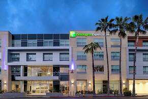 Holiday Inn Express And Suites Glendale Downtown by IHG
