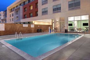 Holiday Inn Express And Suites Glendale Downtown by IHG